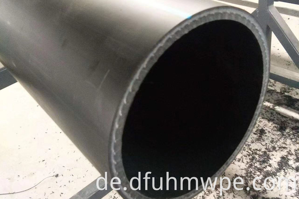 Cross helically wound steel wires reinforced-polyethylene composite pipelines